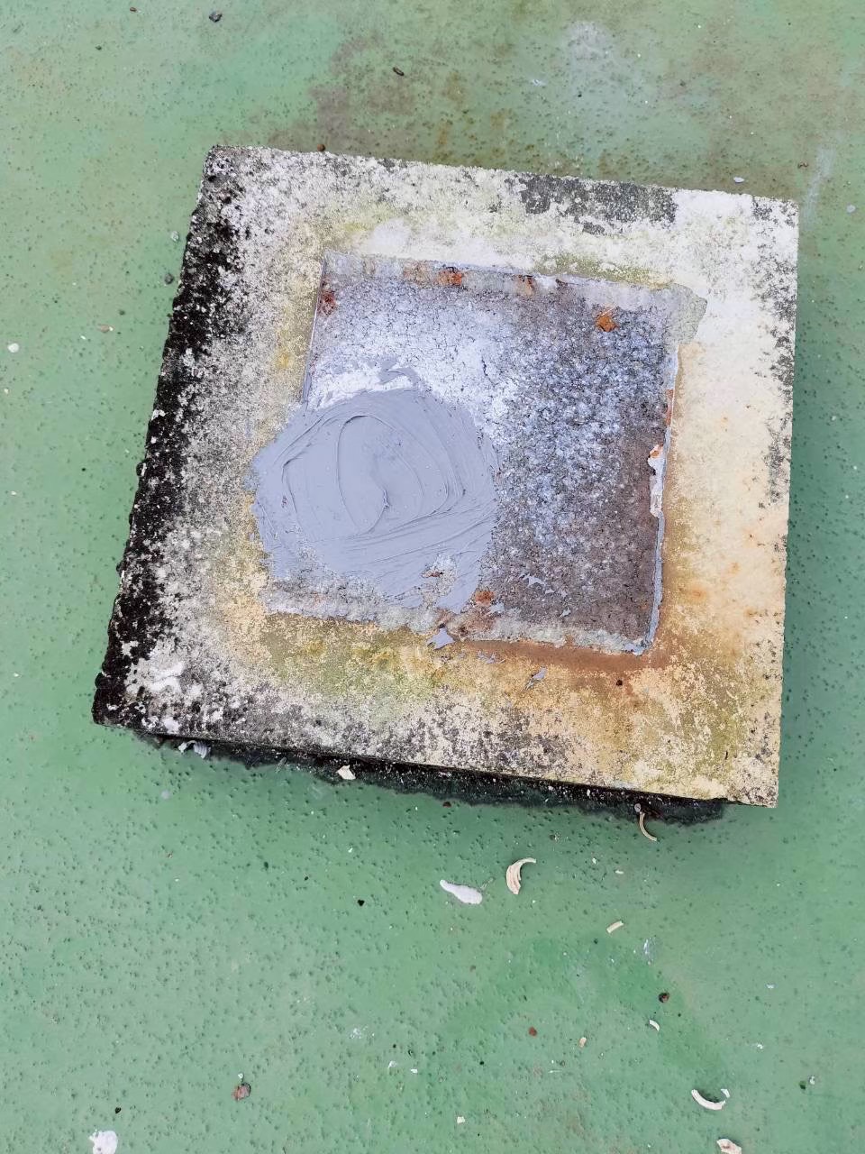 アンカー痕補修作業