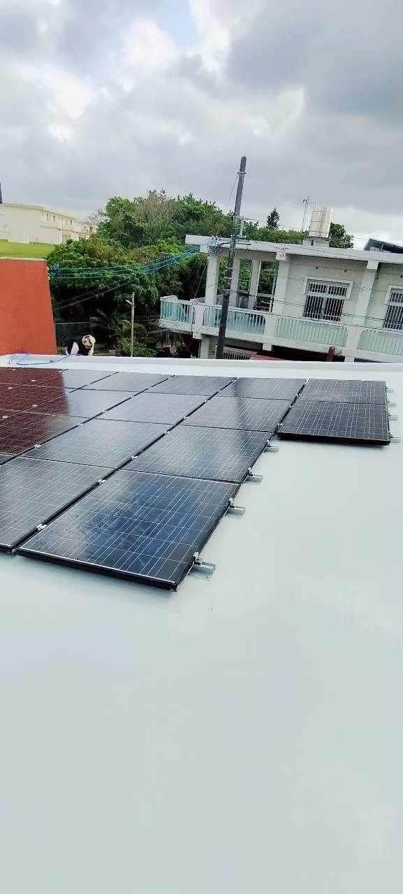 北谷町/T様邸　既設太陽光パネル架台取替及び屋上防水塗装工事